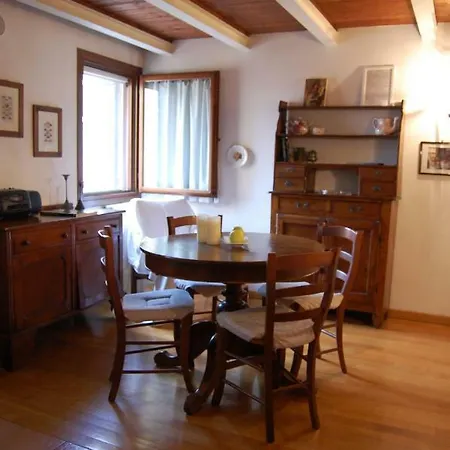 Apartman Loft Ca'drasi *